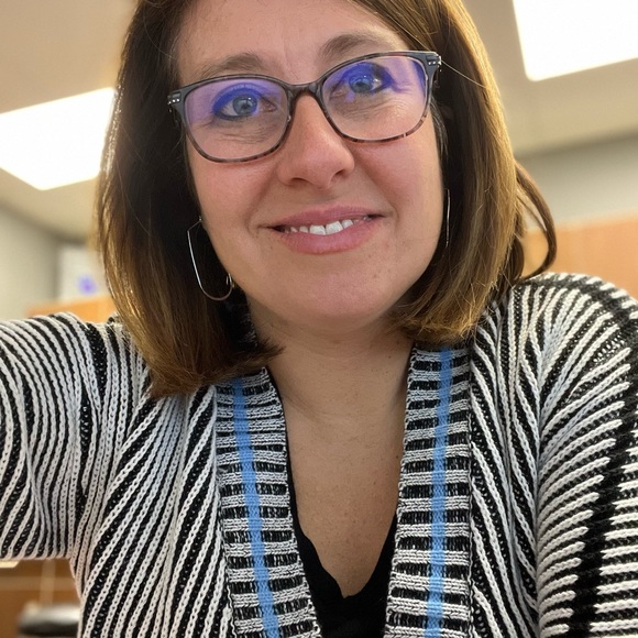 Meet your Posher, Susan - Picture 3 of 3